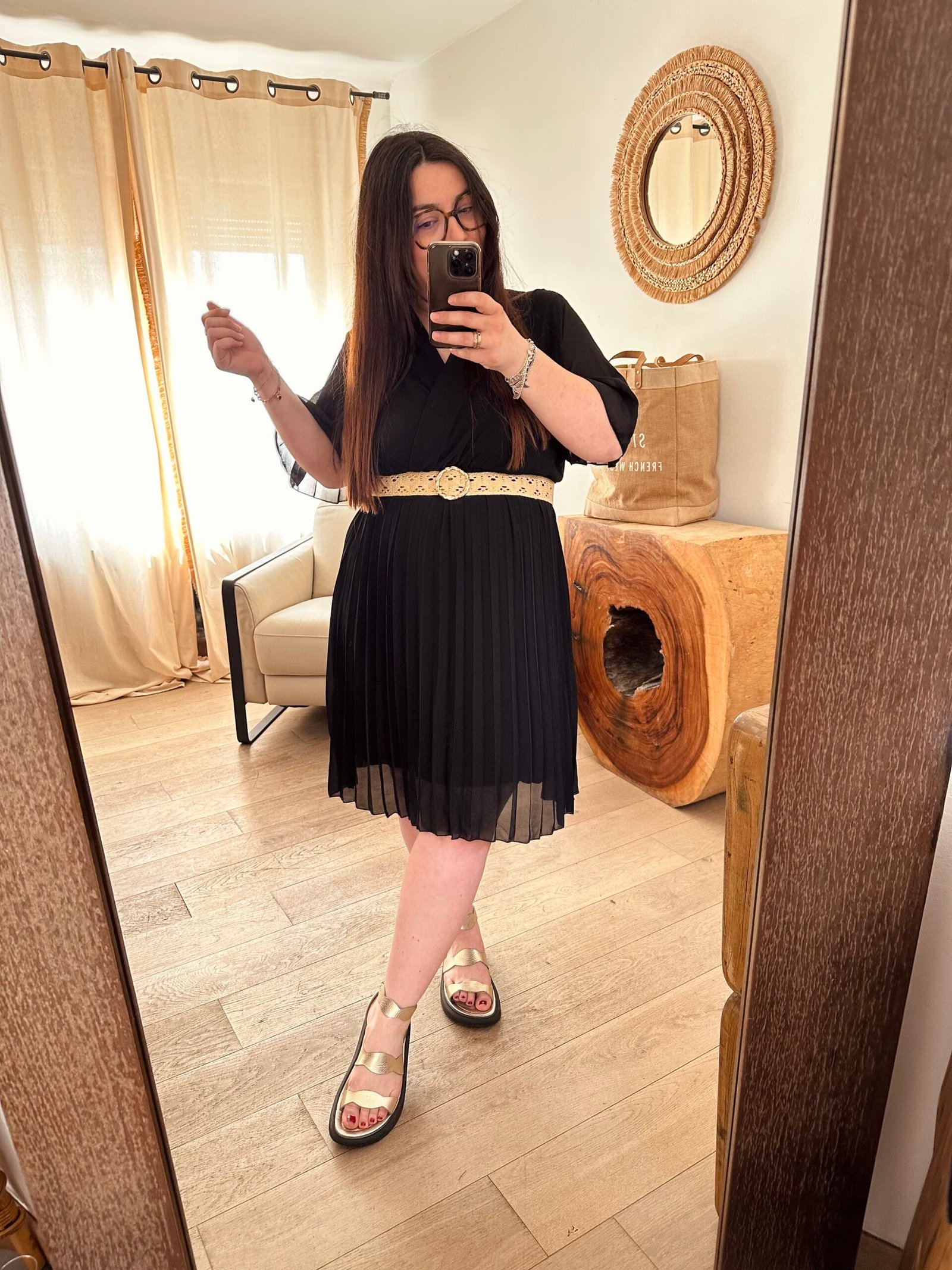 robe plissee courte noir grande taille femme curvyby romy