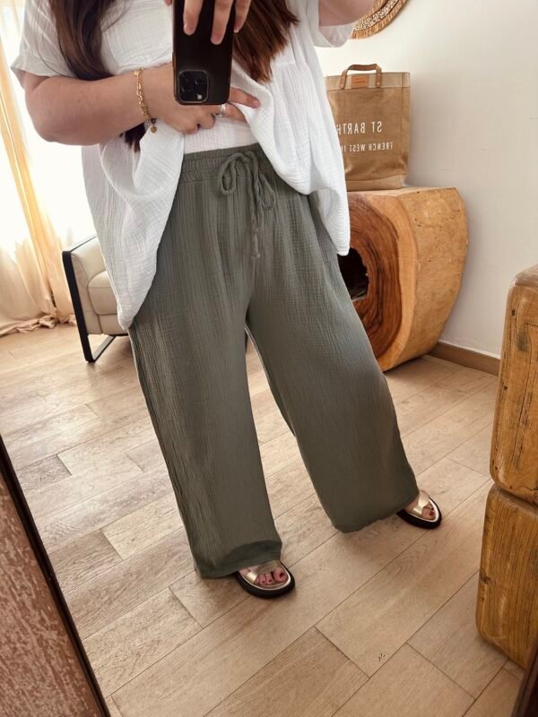 pantalon en gaze de coton kaki grande taille femme curvy by romy