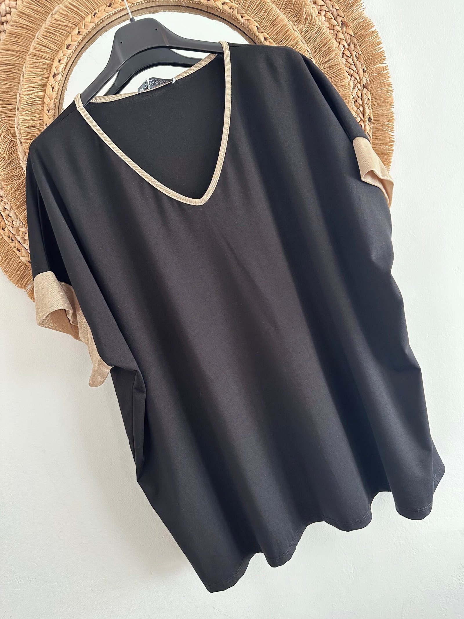 t shirt fluide noir grande taille femme curvy by romy