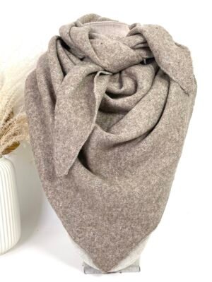 echarpe trianglze taupe grande taille femme curvy by romy