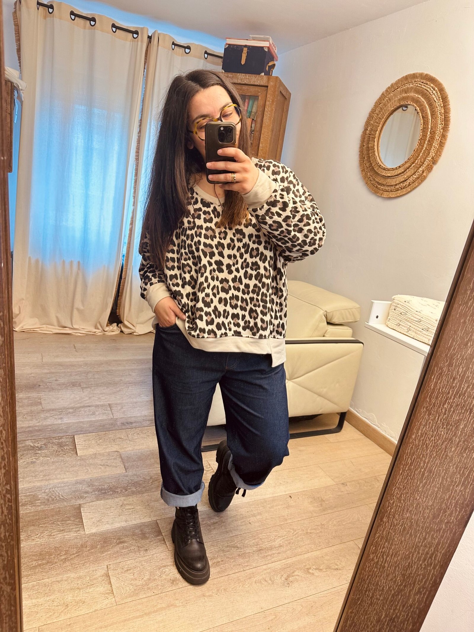 sweat leo beige grande taille femme curvy by romy